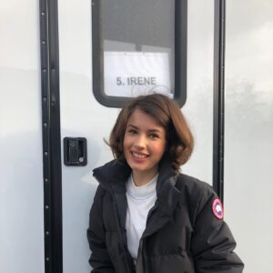 Aimee Kelly Instagram - @thedukefilmuk is released in cinemas today! I am so proud of this movie and to be part of the retelling of such an incredible true story. This film is everything you’d expect and more from a Roger Michell project and I’m so honoured to have worked with him on what would be his last legacy. Book your tickets now🎟 
Disclaimer**** Fionn and I are available for all your dirty dancing lift needs 📷 credit by the one and only Mr Jim Broadbent