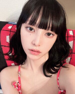 Aina Yamada Instagram - .

毎日暑いよ🫠🍉
みんな今年の夏はなにするの？

私はいっぱいスイカをたべたいよ