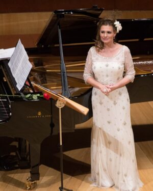 Ainhoa Arteta Instagram - Zaragoza un recital en uno de mis auditorios preferidos del mundo por su calidad y su calidez,  siempre tengo un buen recuerdo con ellos @auditoriozaragoza