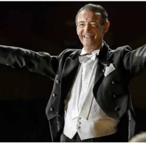 Ainhoa Arteta Instagram - TODAVIA INCRÉDULA !!! Que Disgusto y que pérdida terrenal  tan Grande ….. Miguel Ángel con todo lo que te quedaba por disfrutar  todavía , hacer juntos en la música …. Todavía no puedo articular suficientes palabras me acabo de enterar hace media hora …. No puedo …………