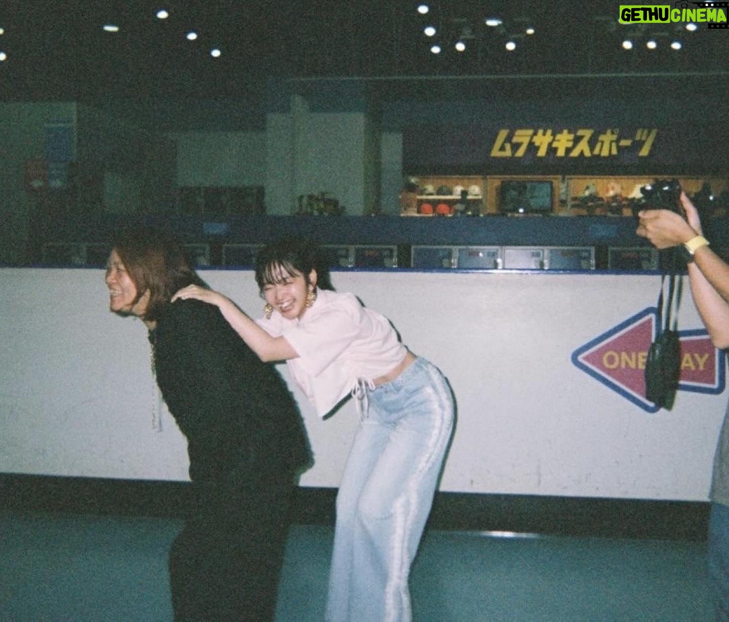 Airi Suzuki - 116.8K Likes - @ray.magazine
卒業号も本日で店頭に並ぶのはラストでした💐😭
伝えたいことはいつまで経っても山ほどあるけど、、、
とにかく心からの感謝と愛でいっぱい☺︎
これからもずっと、Rayを見守り続けます♡
約10年、本当に本当にありがとうございました!!🫶
大切な仲間に出会えて、わたし幸せです!!!!
本日をもって本当に本当に卒業!!!🎓😢✨
#といいつつ
#思い出写真はまだ載せます🤭