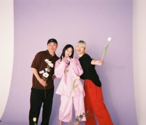 Airi Suzuki Instagram - @ray.magazine 

卒業号も本日で店頭に並ぶのはラストでした💐😭
伝えたいことはいつまで経っても山ほどあるけど、、、

とにかく心からの感謝と愛でいっぱい☺︎
これからもずっと、Rayを見守り続けます♡

約10年、本当に本当にありがとうございました！！🫶

大切な仲間に出会えて、わたし幸せです！！！！

本日をもって本当に本当に卒業！！！🎓😢✨

#といいつつ
#思い出写真はまだ載せます🤭