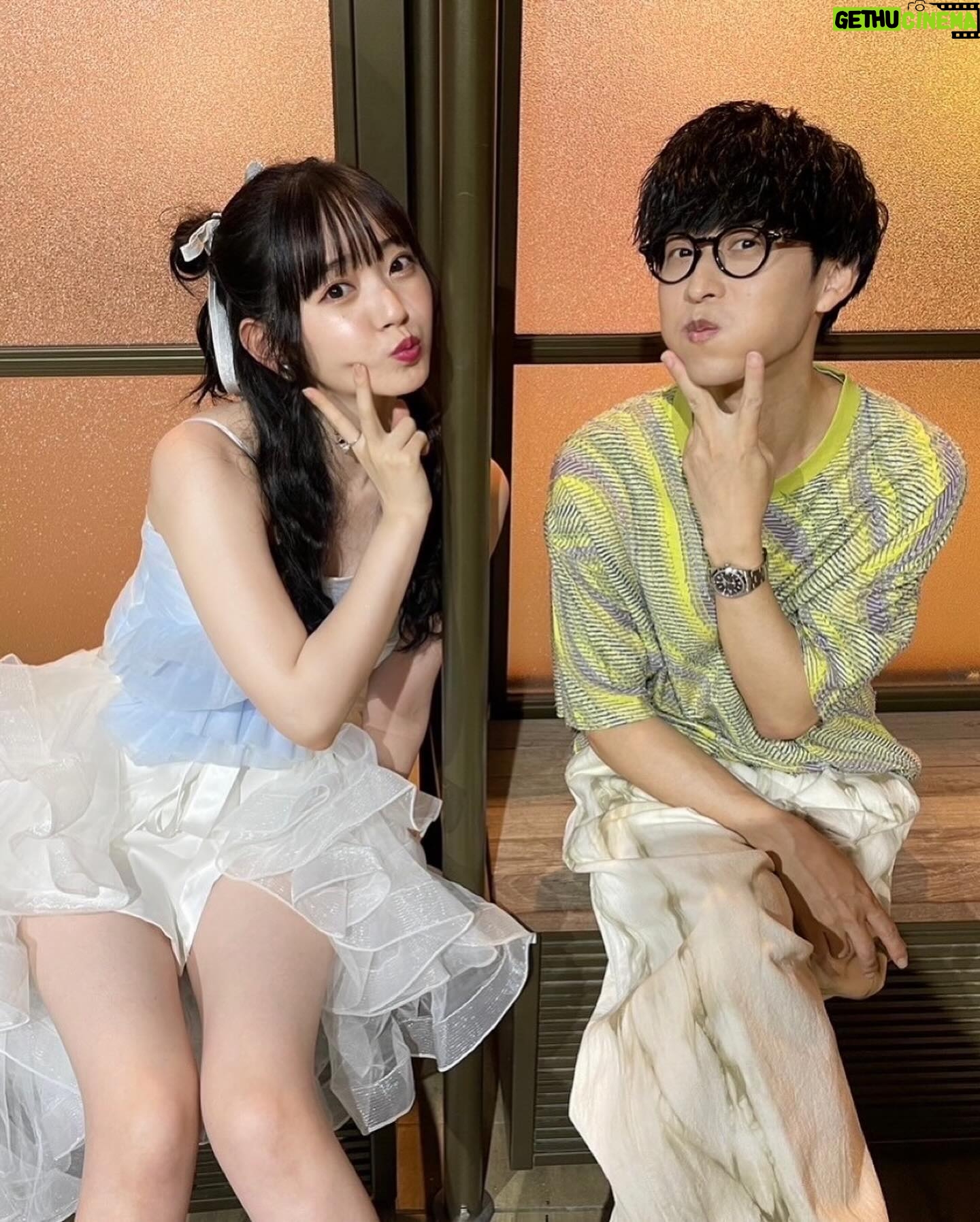 Airi Suzuki - 83.4K Likes - ✴︎ でしょフェス2024☀️⚡️
アニソンでしょでしょフェス
今年もありがとうございました!!!!!🥰
昨年に引き続き、六本木アリーナという素敵な屋外ステージにて最高の夏を過ごせて幸せでした♡
暑かったねーー!!!!
そして愛に溢れてたねー!!!!!!
この番組がいかにたくさんの方に支えられて愛をもらって出来ているのか、改めて感じたライブでした。
オーイシさん、今回もたくさん支えていただきました。笑いすぎて転げました。そしていつもありがとう☺️
ゲストの小林愛香さん、最強の歌ありがとうございました🫶ライオン一緒に歌えて楽しかった〜!
体調不良のため欠席になってしまったLiyuuさんも必ずいつか!一緒にしゅごキャラ!叶えようね!!!🥚✨
最後の方、信じられないくらいの雷で。
音も稲光も大変すぎる中での歌唱に。
ライブは最後までやり切れるのか、そしてみんなのこと最後まで守れるのか?!!って心配しながらのライブでしたが、、、無事最後までやり切れて!時間も今年は守れて!(雷のおかげかも)
今年の夏も最高だね!!!って言える時間になりました☺︎
そして私の雷嫌いを知ってくれていた方々が、雷の音を掻き消すように叫んでくれたこと忘れないぞ!!!!🤭⚡️🩷
⚡️ ゴロゴロゴロゴロ...ドカーーーン
👥 ウオオオオオオオオオオオ!!!!!!
笑笑笑笑笑笑
どっちが雷なのか!ってくらいで最高でした🤣
最近雷多いからあの声援録音して家に置いて都度使わせてもらいたい。笑
衣装もヘアメイクもとっても可愛かったー!!!!
earring @abiste_official
flower ring
@reflection.co_official @the.pr_
silver ring @nojess_official
黒髪ぱっつんでふわふわした服をきるのが
なんだか絶妙バランスで最近のお気に入り。
#最近の衣装たち
#アニソンでしょフェス2024