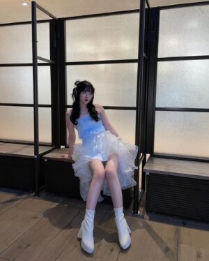 Airi Suzuki Instagram - ✴︎ でしょフェス2024☀️⚡️
⁡
アニソンでしょでしょフェス
今年もありがとうございました！！！！！🥰
⁡
昨年に引き続き、六本木アリーナという素敵な屋外ステージにて最高の夏を過ごせて幸せでした♡
⁡
暑かったねーー！！！！
そして愛に溢れてたねー！！！！！！
⁡
この番組がいかにたくさんの方に支えられて愛をもらって出来ているのか、改めて感じたライブでした。
⁡
オーイシさん、今回もたくさん支えていただきました。笑いすぎて転げました。そしていつもありがとう☺️
ゲストの小林愛香さん、最強の歌ありがとうございました🫶ライオン一緒に歌えて楽しかった〜！
⁡
体調不良のため欠席になってしまったLiyuuさんも必ずいつか！一緒にしゅごキャラ！叶えようね！！！🥚✨
⁡
⁡
最後の方、信じられないくらいの雷で。
音も稲光も大変すぎる中での歌唱に。
⁡
ライブは最後までやり切れるのか、そしてみんなのこと最後まで守れるのか？！！って心配しながらのライブでしたが、、、無事最後までやり切れて！時間も今年は守れて！(雷のおかげかも)
⁡
今年の夏も最高だね！！！って言える時間になりました☺︎
⁡
そして私の雷嫌いを知ってくれていた方々が、雷の音を掻き消すように叫んでくれたこと忘れないぞ！！！！🤭⚡️🩷
⁡
⚡️ ゴロゴロゴロゴロ...ドカーーーン
👥 ウオオオオオオオオオオオ！！！！！！
⁡
笑笑笑笑笑笑
⁡
どっちが雷なのか！ってくらいで最高でした🤣
最近雷多いからあの声援録音して家に置いて都度使わせてもらいたい。笑
⁡
⁡
衣装もヘアメイクもとっても可愛かったー！！！！
⁡
earring  @abiste_official
flower ring
@reflection.co_official @the.pr_
silver ring @nojess_official
⁡
黒髪ぱっつんでふわふわした服をきるのが
なんだか絶妙バランスで最近のお気に入り。
⁡
#最近の衣装たち
⁡
#アニソンでしょフェス2024