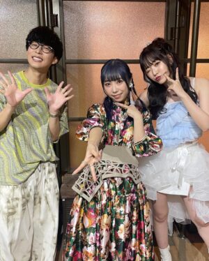 Airi Suzuki Instagram - ✴︎ でしょフェス2024☀️⚡️
⁡
アニソンでしょでしょフェス
今年もありがとうございました！！！！！🥰
⁡
昨年に引き続き、六本木アリーナという素敵な屋外ステージにて最高の夏を過ごせて幸せでした♡
⁡
暑かったねーー！！！！
そして愛に溢れてたねー！！！！！！
⁡
この番組がいかにたくさんの方に支えられて愛をもらって出来ているのか、改めて感じたライブでした。
⁡
オーイシさん、今回もたくさん支えていただきました。笑いすぎて転げました。そしていつもありがとう☺️
ゲストの小林愛香さん、最強の歌ありがとうございました🫶ライオン一緒に歌えて楽しかった〜！
⁡
体調不良のため欠席になってしまったLiyuuさんも必ずいつか！一緒にしゅごキャラ！叶えようね！！！🥚✨
⁡
⁡
最後の方、信じられないくらいの雷で。
音も稲光も大変すぎる中での歌唱に。
⁡
ライブは最後までやり切れるのか、そしてみんなのこと最後まで守れるのか？！！って心配しながらのライブでしたが、、、無事最後までやり切れて！時間も今年は守れて！(雷のおかげかも)
⁡
今年の夏も最高だね！！！って言える時間になりました☺︎
⁡
そして私の雷嫌いを知ってくれていた方々が、雷の音を掻き消すように叫んでくれたこと忘れないぞ！！！！🤭⚡️🩷
⁡
⚡️ ゴロゴロゴロゴロ...ドカーーーン
👥 ウオオオオオオオオオオオ！！！！！！
⁡
笑笑笑笑笑笑
⁡
どっちが雷なのか！ってくらいで最高でした🤣
最近雷多いからあの声援録音して家に置いて都度使わせてもらいたい。笑
⁡
⁡
衣装もヘアメイクもとっても可愛かったー！！！！
⁡
earring  @abiste_official
flower ring
@reflection.co_official @the.pr_
silver ring @nojess_official
⁡
黒髪ぱっつんでふわふわした服をきるのが
なんだか絶妙バランスで最近のお気に入り。
⁡
#最近の衣装たち
⁡
#アニソンでしょフェス2024