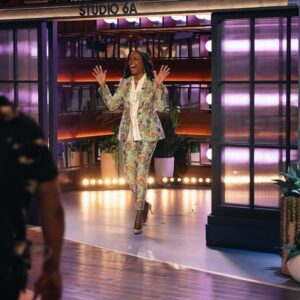 Aisha Tyler Instagram - SO pumped to be on @kellyclarksonshow tomorrow! Kelly is incredible and this was one of the BEST times I’ve ever had on a talk show. EVER. We talk @criminalminds #evolution and Kelly and I sip @losophe organic margaritas together (swoon!) Swipe for a sneak peak at the dramatics that ensue. You’ll have to tune in tomorrow to see exactly how my buddy @jokoy’s pants got absolutely SOAKED on national TV 😝 I’m howling