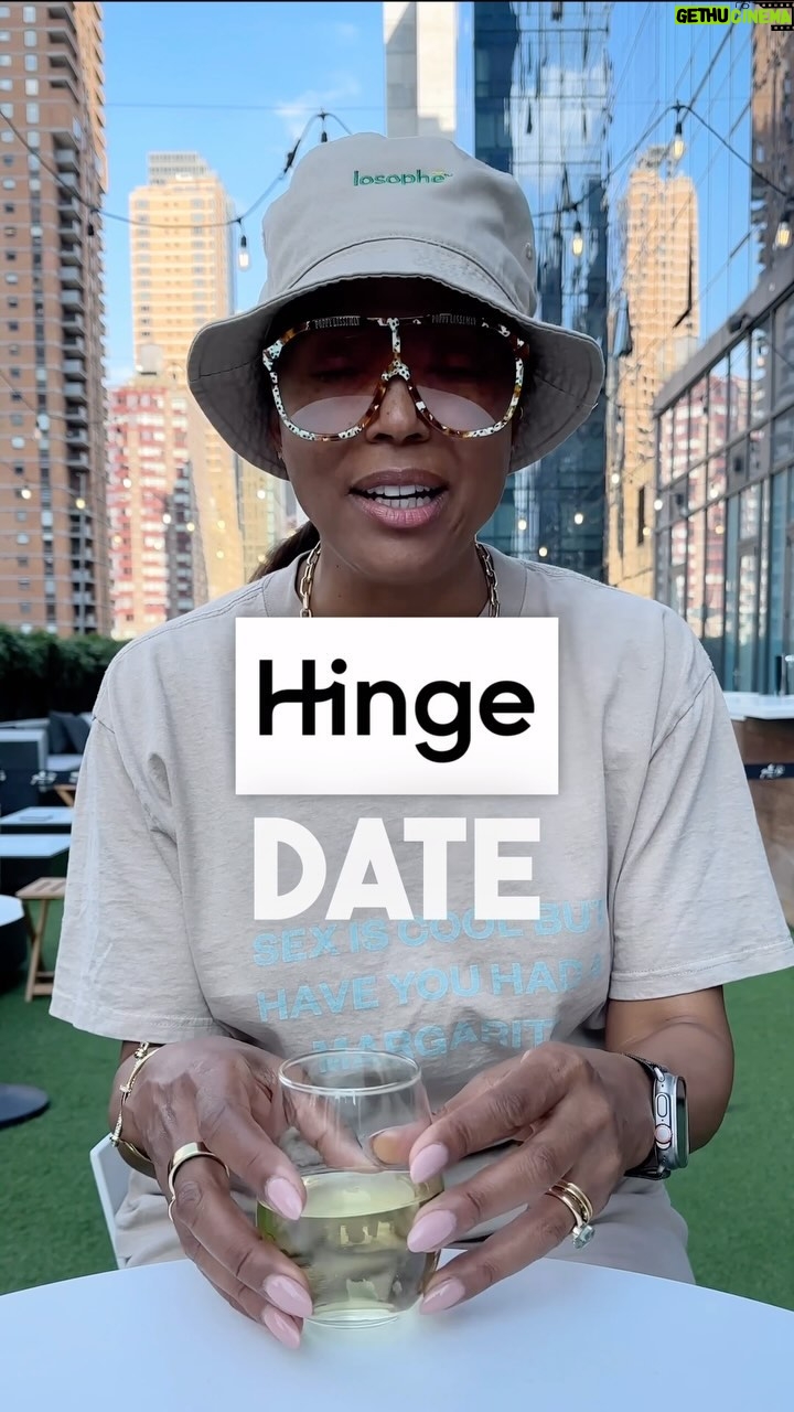 Aisha Tyler - 3.5K Likes - Wondering what to order when you meet that very special someone you matched with on *that* app? I have answers.
Probs not the answers you want, but yeah, a bish got answers.