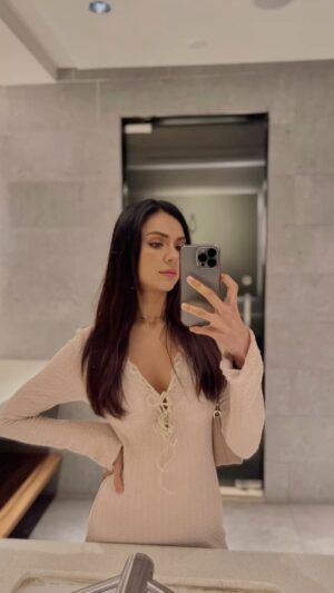 Aishah Ilias Instagram - Self love is the best love 

#Friday #goodvibes #love #selflove #yourself