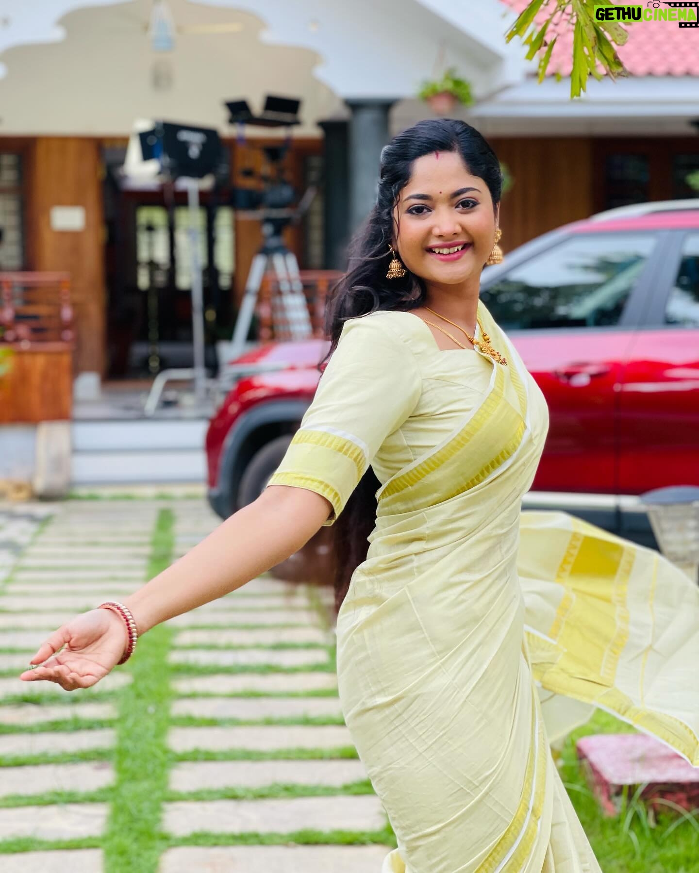 Aishwarya Ramsai - 11K Likes - Everything’s gonna be super duper 🤩👍🏻
:
Checkout this page 👉🏻 @brianna__couture for amazing collections ❤️
:
#actress #aishwaryaramsai #onam #saree #bekind #staysafe #kerala #serial #mounaragam #kalyani