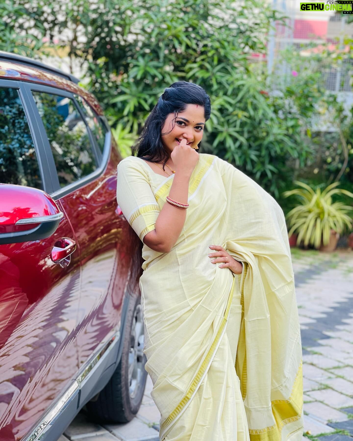 Aishwarya Ramsai - 11K Likes - Everything’s gonna be super duper 🤩👍🏻
:
Checkout this page 👉🏻 @brianna__couture for amazing collections ❤️
:
#actress #aishwaryaramsai #onam #saree #bekind #staysafe #kerala #serial #mounaragam #kalyani