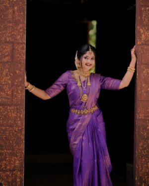 Aishwarya Ramsai Instagram - 🪶மயிலிறகே🦚

 
💄 @jaanmakeovers 
📸 @weddinggardensphotography 
💍 @aswa_plaza_ 
Blouse designed by @fluence_thedesignershop 
:
#actress #aishwaryaramsai #photoshoot #bridemakeup #dressup #kerala #tamilsong