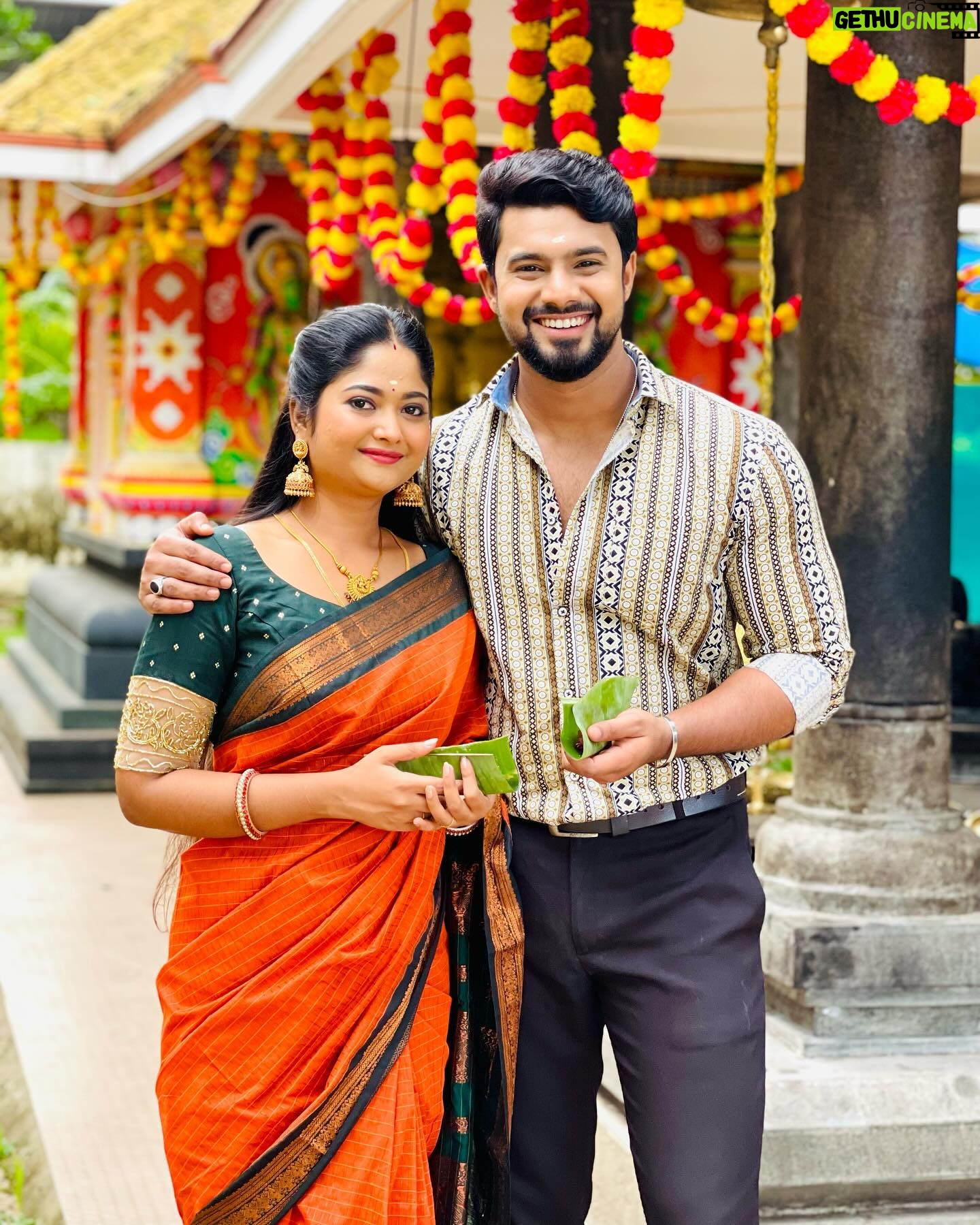 Aishwarya Ramsai - 21.8K Likes - 🧡
:
Saree by @manasi_boutique_21
Blouse designed by @brianna__couture
:
#actress #aishwaryaramsai #shooting #mounaragam #kerala #kalyani #kiran #kiyani #asianet