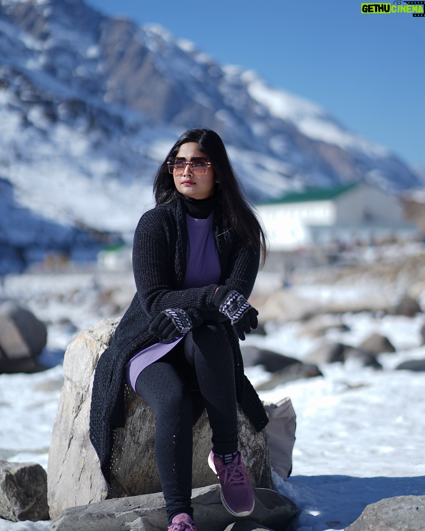 Aishwarya Ramsai - 23.6K Likes - Venpaniye❄️❤️
:
#actress #aishwaryaramsai #vaccation #mountains #peaceful #favoriteplace #himachal #snowlove #bekind #staysafe