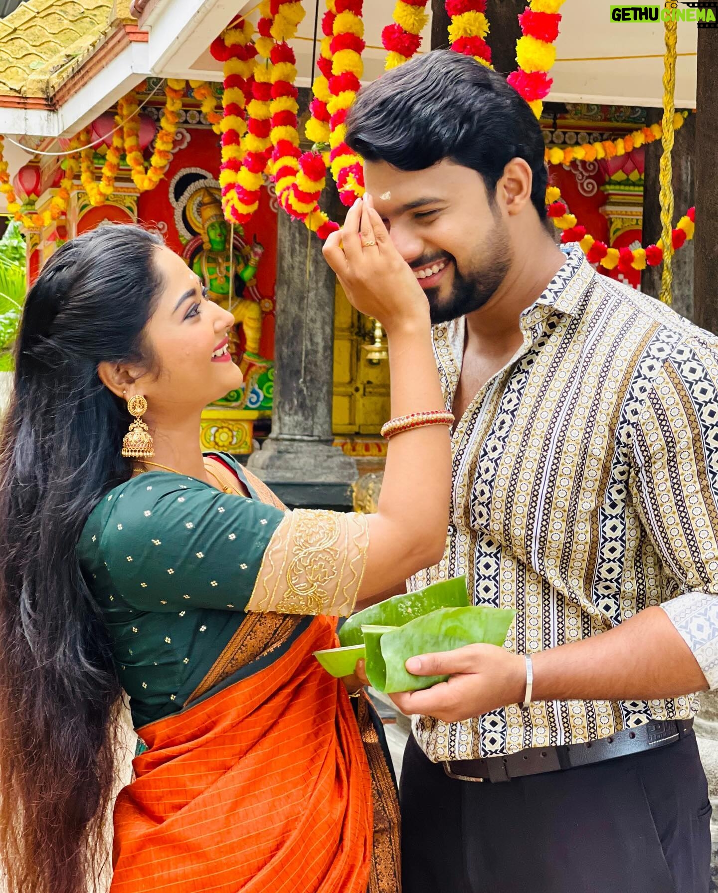 Aishwarya Ramsai - 21.8K Likes - 🧡
:
Saree by @manasi_boutique_21
Blouse designed by @brianna__couture
:
#actress #aishwaryaramsai #shooting #mounaragam #kerala #kalyani #kiran #kiyani #asianet