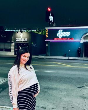 Aisling Bea Instagram - Trip advisor review of Pregnancy: 
One star. ⭐️ 

Negatives: 
-No breakfast included. 
-Limited drinks menu. 
-Expensive. 
-Left feeling very unrested. 
-Not as described online or in pictures. 
-Reminded me of the Glasgow Willie Wonka experience. 
-Towards the end of my stay I was repeatedly kicked in the nuts. 
UTIs, bleeding, depression, cramps, insomnia, nosebleeds, sinus blockage, migraines, vomiting, being randomly touched by people without asking, bones mushing, organs moving, skin stretching, being told that you’ll forget all the pain/that it’s a privilege / that it will all be “worth it“ in the end🙄, heightened awareness of climate change & worst of all- boredom- all described as « normal » and was repeatedly recommended « a nice bath » as a fix to all of the above. 

Positives: 
-Bath quite nice. 
-Lots of help with bags at end of stay. 
-Before checking out, nearby kebab shop man provided free extra chips and quite a flirty wink, which I appreciated. 
-Was given a little gift at check out which is, admittedly, quite cute. 👶🏼 

-Here’s some pictures of the trip when I didn’t hate it/ looked like I didn’t hate it.