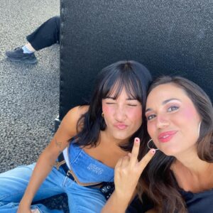 Aitana Instagram - hoy he visto a la segunda mujer de mi vida (después de mi madre claro) 💙. 
quien me conoce sabe lo que significa esto para mí. 
en fin, todo se resume en el tercer vídeo. 💙💙🩵💙🩵💙💙🩵💙🩵💙 @adele