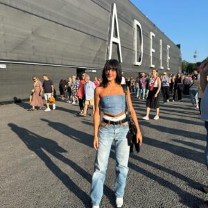 Aitana Instagram - hoy he visto a la segunda mujer de mi vida (después de mi madre claro) 💙. 
quien me conoce sabe lo que significa esto para mí. 
en fin, todo se resume en el tercer vídeo. 💙💙🩵💙🩵💙💙🩵💙🩵💙 @adele