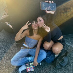 Aitana Instagram - hoy he visto a la segunda mujer de mi vida (después de mi madre claro) 💙. 
quien me conoce sabe lo que significa esto para mí. 
en fin, todo se resume en el tercer vídeo. 💙💙🩵💙🩵💙💙🩵💙🩵💙 @adele