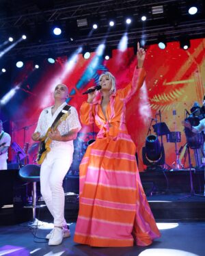 Ajda Pekkan Instagram - ANKARA 🧡🧿 

📸 @boragokhan 
👗 @burcusedefofficial 
💄 @rifatyuzuak 
💃🏼 @musatutalhair 
🎵 @tariksezerofficial 
💻 @inancyenidogan 
🏟️ @atilimsahne 
🗝️ @kerkisolfej

#ajdapekkan #ajdaturnede #superstar #ajdaforever #ajdapekkanteam #sedefaygun #kerkisolfej #