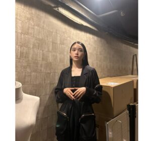 Akari Takaishi Instagram - 映画「新米記者トロッ子 私がやらねば誰がやる！」
公開記念舞台挨拶にお越しいただいた皆さん、ありがとうございました！

昨日の公開から感想などは拝見していましたが、やはり直に上映後のお客さんの和やかな表情を見ると凄く安心しました。嬉しかったです😌

P.S.やっと藤吉さんと2ショット撮れました

#新米記者トロッ子
stylist @kanedakenshi 
h&m  @ayasumimoto