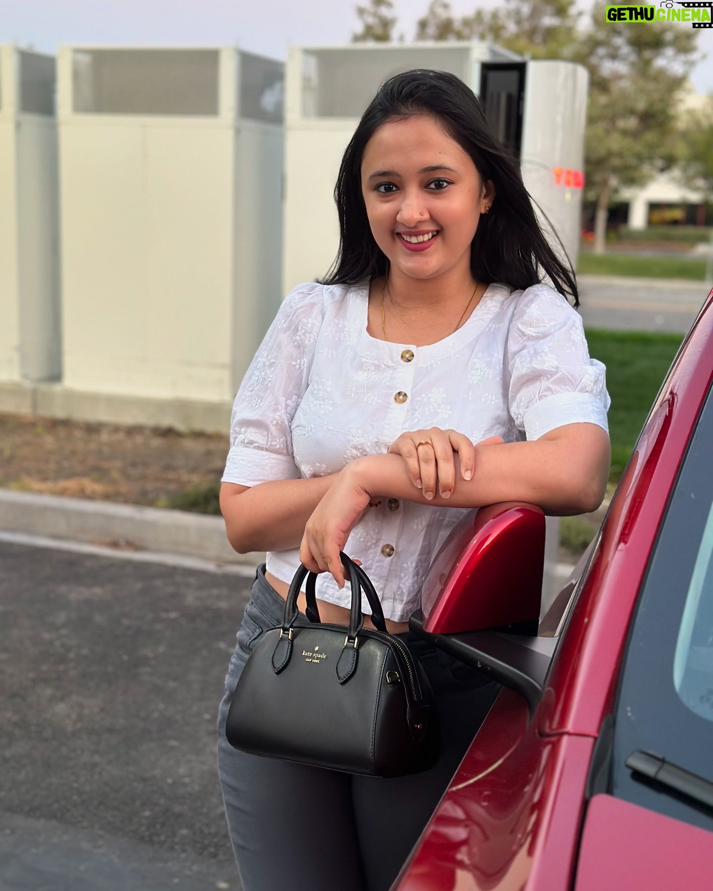 Akhila Pajimannu - 7.2K Likes - Weekend done ✅
#akhilapajimannu #singer #ootd #instagram #instadaily #weekend #weekendvibes #instamood #instafashion #instalove