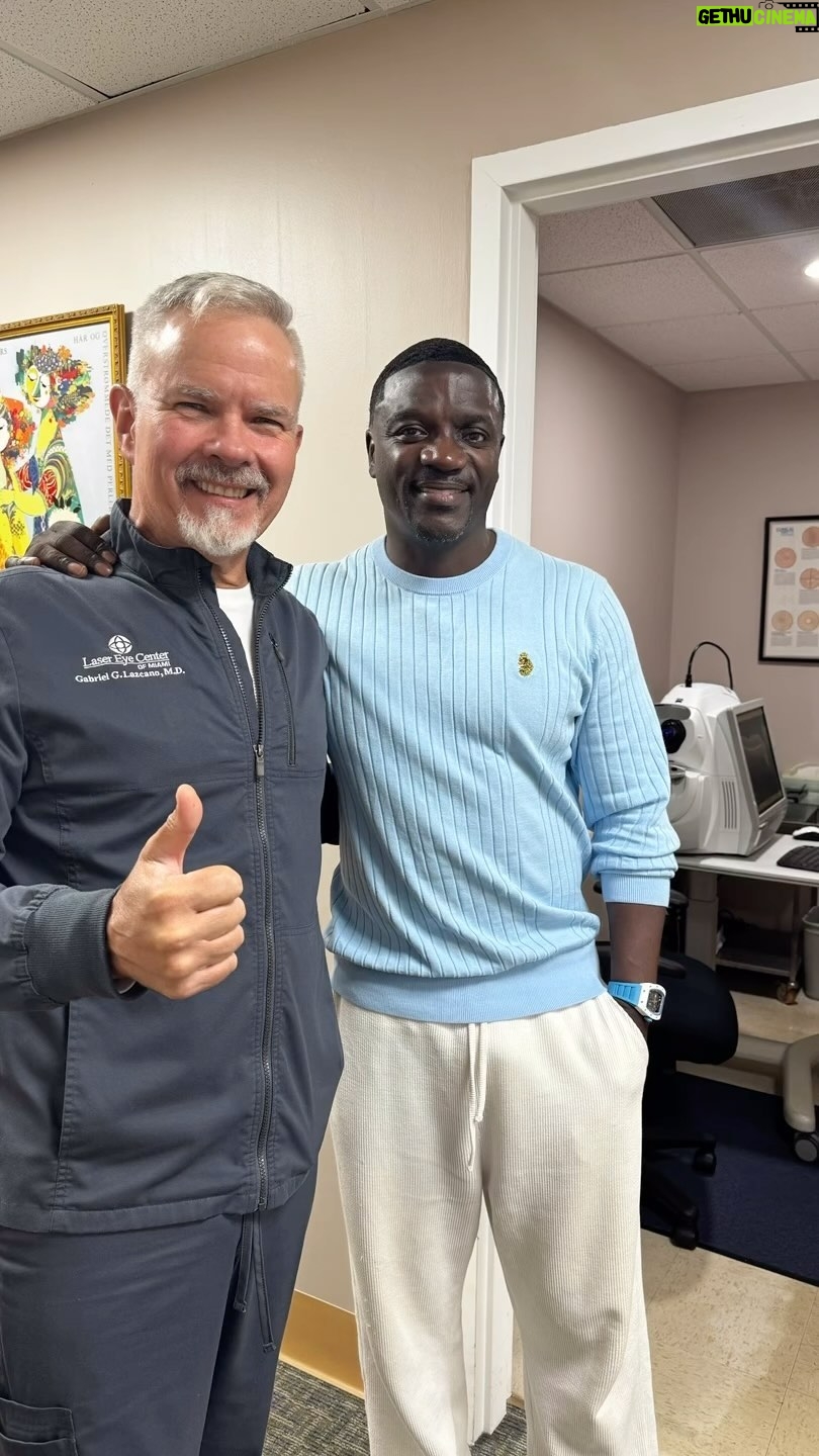 Akon - 22.6K Likes - Thanks to my family at @laser_eye_center_of_miami I can see clearly now. Amazing experience. My vision is like 4K now ๐@drlasik305