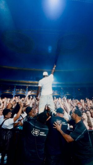 Akon Instagram - Thank you to my brother @tpain, and thank you Wisconsin for having me! Much Love! 🤍 #akon #konvictkulture