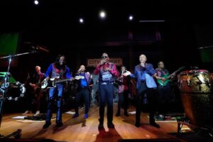 Al Roker Instagram - Still processing the early #surpriseparty @debrobertsabc threw for me celebrating my 70th birthday with family and friends. I’m much more comfortable being the one giving the party than being on the receiving end. This was overwhelmingly amazing and it’s still sinking in. @earthwindandfire so incredible. Thank to them, especially @philipbaileyewf @verdine_white and @ralph_johnson.ewf