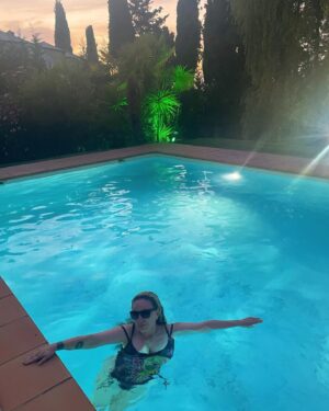 Alaska Instagram - Otras 24 horas del día a la noche sin hacer nada.
💦🫧🏊‍♀️🍹🍨💤💦💤🍨🍹🏊‍♀️🫧💦