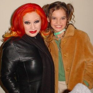 Alaska Instagram - Cuando conocí a @soyyomelody a principios del siglo XXI. Años después volvimos a coincidir en el programa Lévantate All Stars. No puedo ser más fan, es una artistaza MARAVILLOSA.