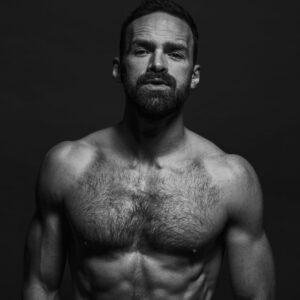 Alban Lenoir Instagram - Photo by @romainrigalinsta 
#movie #netflix #jpj #nopainnogain #primalperformance #motivation