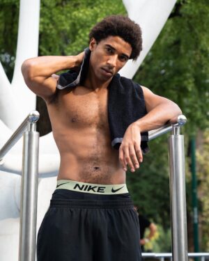 Alberto Boubakar Malanchino Instagram - My training wouldn't be the same without my @nike Underwear comfortable collection. 
#nikeunderwear #teamnike #ad 
@kingattitude_it 

@whynotmodels 🖤
