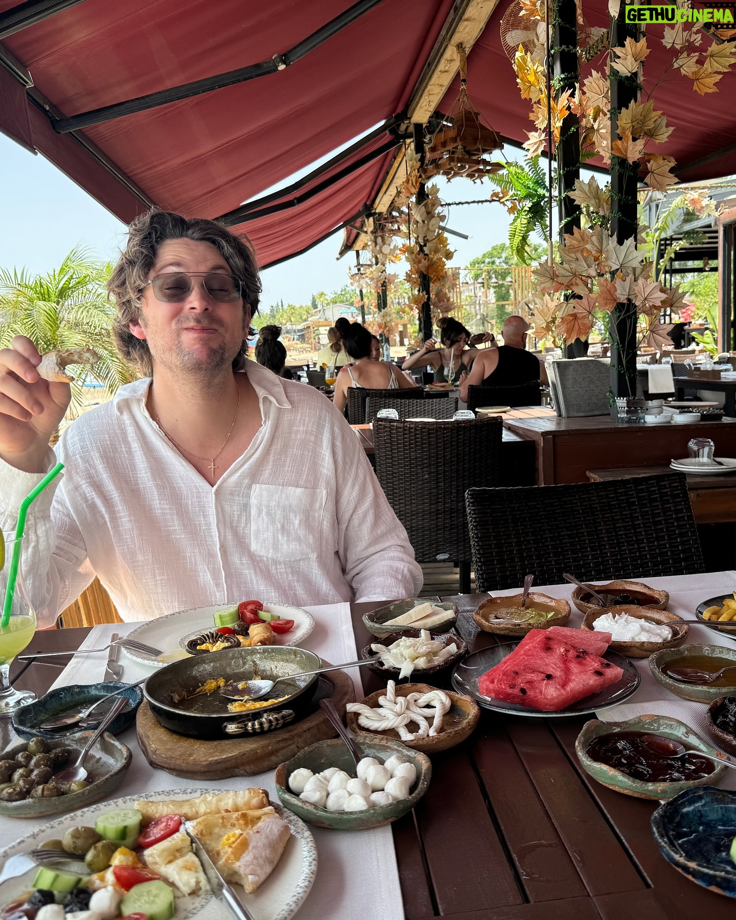 Albin Lee Meldau - 8.8K Likes - Latest episode of Albin Eats: Turkey edition — out now!