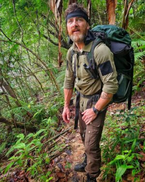 Aldo Kane Instagram - 🌴 Jungle life 🌴  Just got back out of the trees after a pretty hard-core filming mission. 🎬 

Can't beat grafting hard in extreme locations with a mega team. 

Coming back home to a very excited wee man and a very pregnant @annawmson 🤩

#Expedition #Filming #Jungle #lessonsfromtheedge