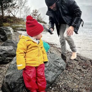 Aldo Kane Instagram - Winter wanders along the bonnie banks of Loch Lomond. ❄️

Obvs got a baltic dip in the bag. The wee man giving it big licks on the balance bike. What a spot. Scotland 🏴󠁧󠁢󠁳󠁣󠁴󠁿

#home #Lochlomond #Scotland #coldwater @annawmson @canadagoose