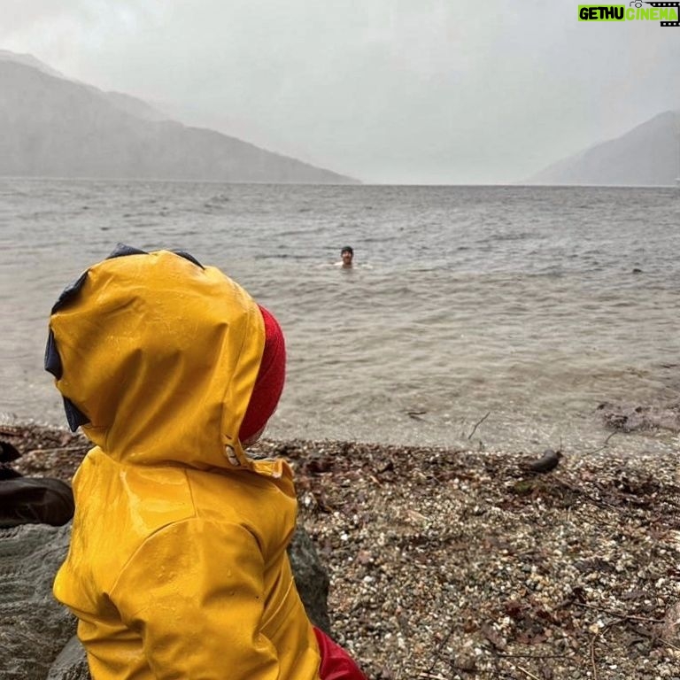 Aldo Kane - 4.2K Likes - Winter wanders along the bonnie banks of Loch Lomond. ❄️
Obvs got a baltic dip in the bag. The wee man giving it big licks on the balance bike. What a spot. Scotland 🏴
#home #Lochlomond #Scotland #coldwater @annawmson @canadagoose