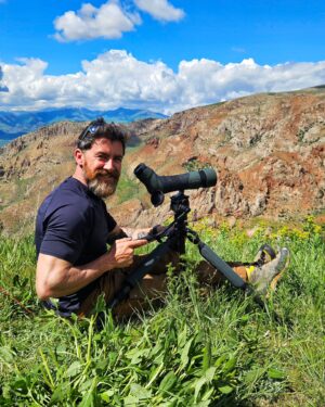 Aldo Kane Instagram - Epic few weeks on Expedition and now hightailing it back home, before @annawmson gives birth. Don't think I'll get away with missing it a second time. 😅 🤪 🎬 ⛰️ 

Why things are seen? Back on the optics like the old days 🤣 Shape, Shine, Shadow, Silhouette, Spacing, Movement. 🔭 

So many positive effects of spending time in nature, eating together, bathing together, waking with the dawn chorus with a common purpose.  Vitamin N in abundance. 🌳

#Expedition #filming #Adventurefilming #Adventure #mountains #mentalhealth  #fitness #expeditionfit @canadagoose @swarovskioptik_outdoor