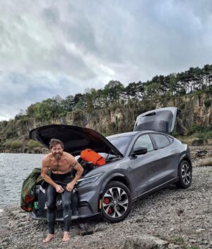 Aldo Kane Instagram - Over the last few years, I've not only been on some pretty epic adventures, I've been supported by some of the most authentic brands in the adventure world. 

Huge thank you to @canadagoose, @bremontwatches @ospreyeurope @exodustravels and @forduk. 

Here's to many more adventures together 🙏🏔👊

Photographs:

1. @edwardcooke
2. @olly_pemberton