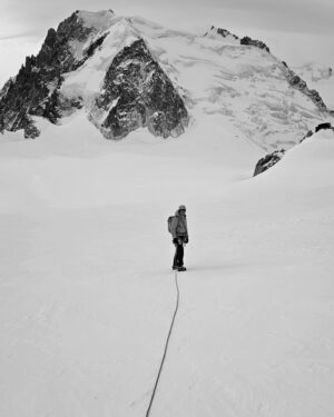 Aldo Kane Instagram - Arête des Cosmiques, a cracking way to finish off our time in the Alps. Vallee Blanch yesterday and a classic winter traverse today with @documentalism 

#chamonix #climbing @documentalism @canadagoose #aretedescosmiques