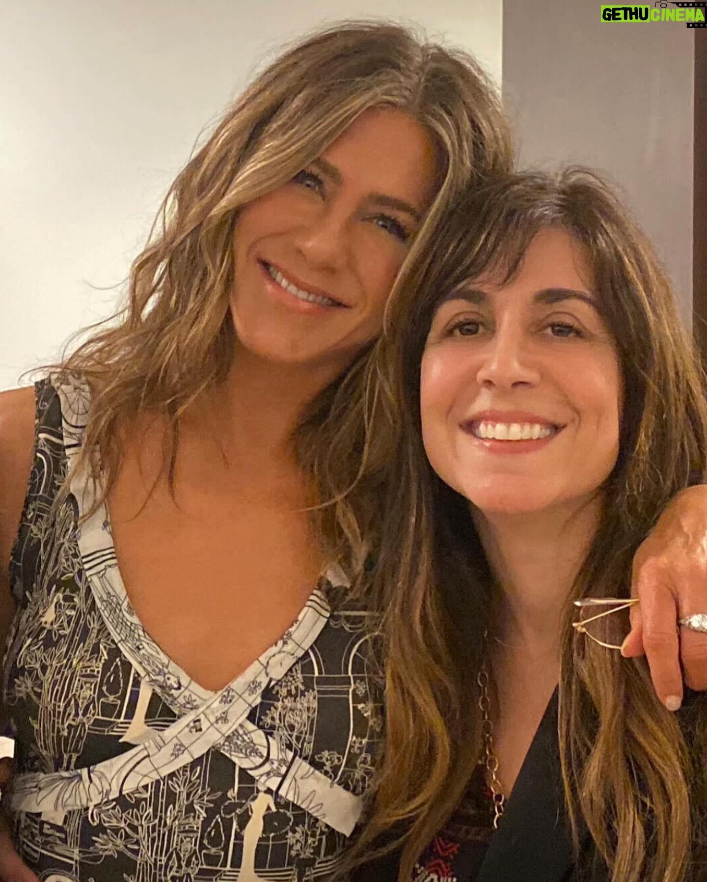 Aleen Keshishian - 3.1K Likes - Happy birthday to the beautiful, kind, generous, talented, hilarious @jenniferaniston! 🩷 u so so much!