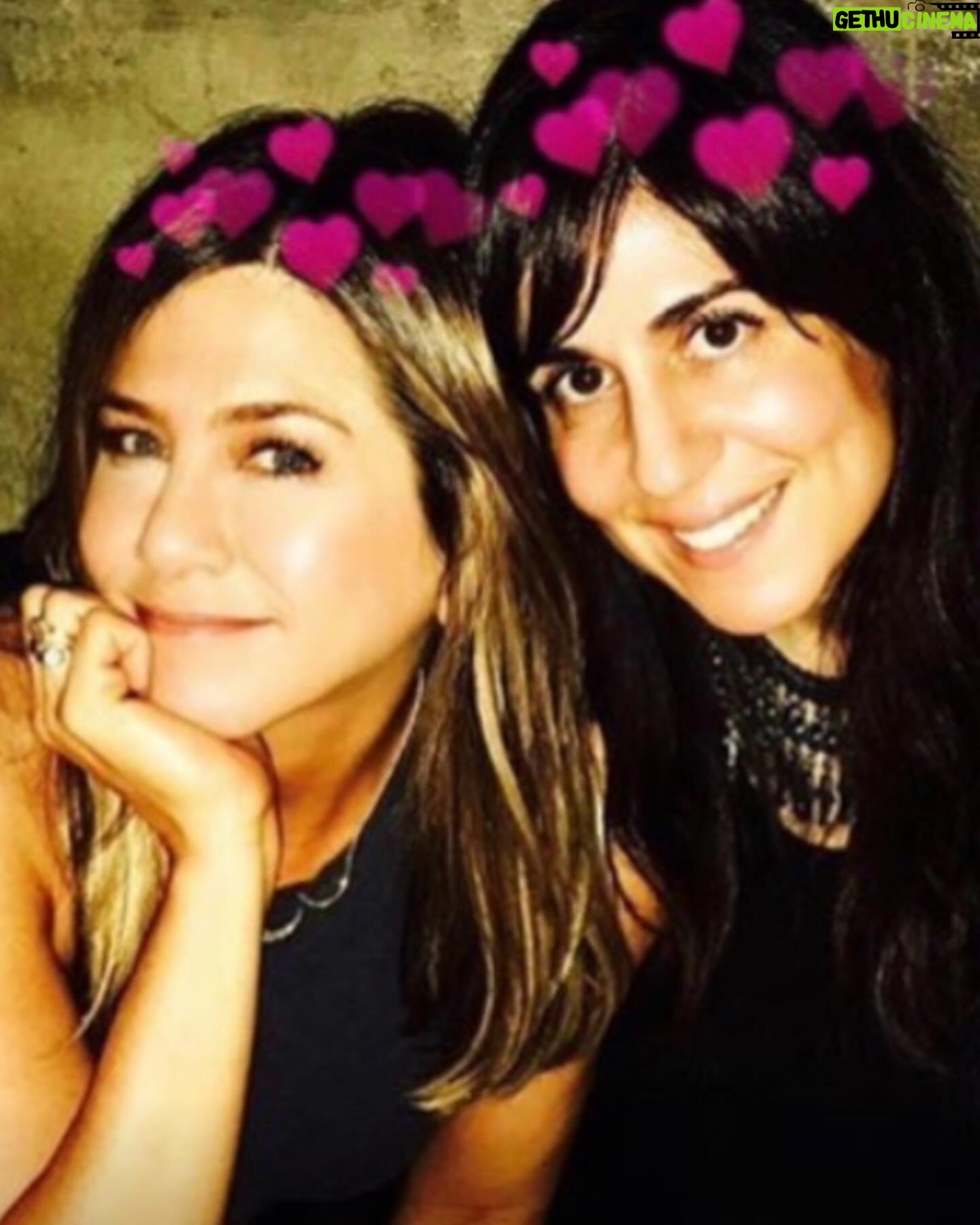 Aleen Keshishian - 3.1K Likes - Happy birthday to the beautiful, kind, generous, talented, hilarious @jenniferaniston! 🩷 u so so much!