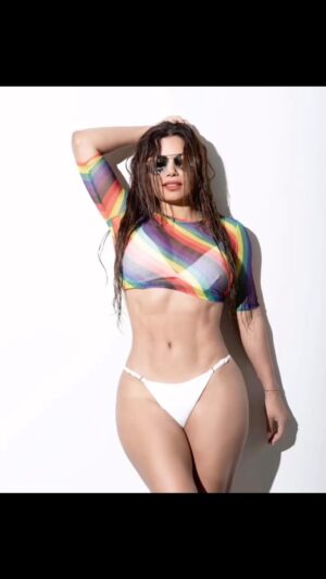Aleida Núñez Instagram - 🧡💛💚❤️💜