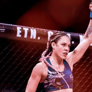 Alejandra Lara Instagram - Gracias a mi oponente @silvanalamalvada_ufc por esa increíble pelea que nos aventamos 🙌🏼✨ 5 rounds de dejarlo todo en la jaula 👊🏼🔥 Gracias @budosento por esta oportunidad y a todos los que han hecho parte de este proceso @cameronshayne @themelayneshayne  @hoodleermtz gracias por estar en mi esquina y sacar lo mejor de mí 🫡🫶🏼 A todos los que aportaron tanto en mi Camp @franciscograssolobo @lobogymma @delta.martialarts @samuraifc @budokonuniversity @atletixgdl 🙏🏼✨ A mis queridos amigos por su apoyo incondicional @indomitus_ftb @primitiva_bbb @garden.kuuts @medicobelico y a mi amor @firewwme 🩵 Esto es un nuevo comienzo, renaciendo de las cenizas para volar muy alto 🐦‍🔥 ¿Cual fue su foto favorita?
.
.
.
#ColombianFighter #DeMedellinparaelmundo #BlueFire #AzulMMA