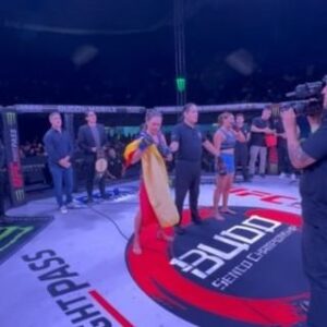Alejandra Lara Instagram - ¡Tenemos nueva campeona de peso mosca! 

Alejandra “Azul” Lara venció a Silvana Gómez para convertirse en la nueva campeona. #BUDO24 #BSC
