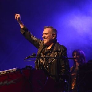 Alejandro Lerner Instagram - Graciassss Santiago del Estero!!! Una noche que quedará grabada en mi corazón! ♥️ 

Gracias por el cariño de siempre de verdad! 

Así culminamos un finde mágico y repleto de lentos! Gracias Catamarca, La Rioja y Santiago del Estero! 

#AlejandroLerner #VuelvenLosLentos