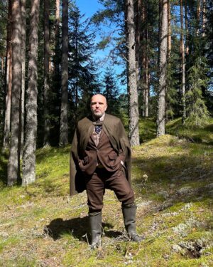 Aleksandr Shoua Instagram - Отдых на природе помогает окунуться в спокойствие, ощутить единство с окружающим миром.

В такой тишине никакая музыка в голову не приходит… Здесь просто наслаждаешься мелодией леса: ты слышишь каждую травинку, дыхание ветра. И хочется продлить эти мгновения.

Такое времяпрепровождение вдохновляет и дарует новые силы для продуктивной работы ❤️‍🔥

#александршоуа #непара #природа