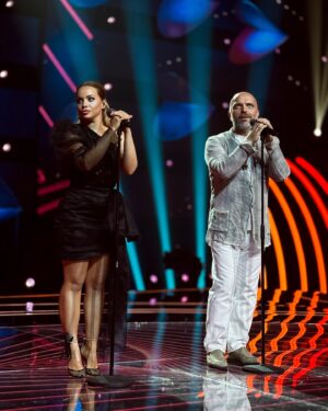 Aleksandr Shoua Instagram - Приняли участие в съёмках очередного выпуска музыкального шоу «Ну-ка, все вместе!»

Скоро увидимся в эфире, дорогие друзья ❤️‍🔥
Следите за новостями!

#непара #александршоуа