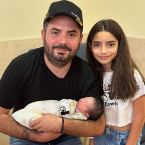 Alessandra Rosaldo Instagram - El pasado 30 de junio, llenos de ilusión, recibimos todos juntos a la nueva princesa de la familia. Qué bonito que desde el primer día, estés rodeada de amor, ¡bienvenida Tessa! Te amamos!!!! ♥️♥️♥️♥️♥️