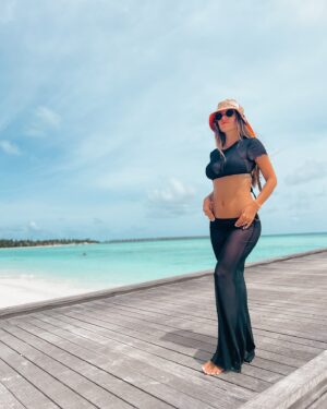 Alessia Macari Instagram - Chasing dreams & making memories🏝️🪸🐚 #maldives #vacation @kandima_maldives