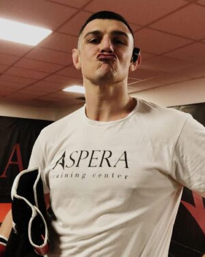 Alessio Di Chirico Instagram - I’m coming back motherfuckers 💪 
#ufc #mma #mixedmartialarts #fight #training